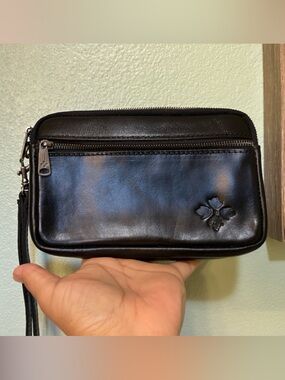 Patricia Nash Viani Wristlet